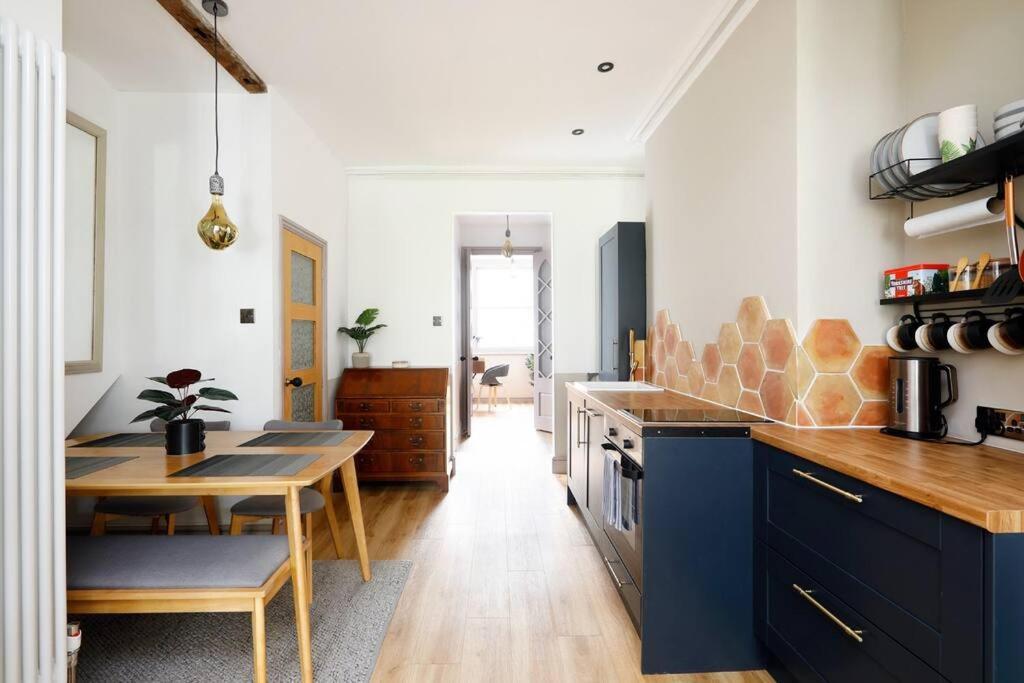 Stunning 2 Bedroom Flat 8Min Walk From The Beach Brighton Exterior photo