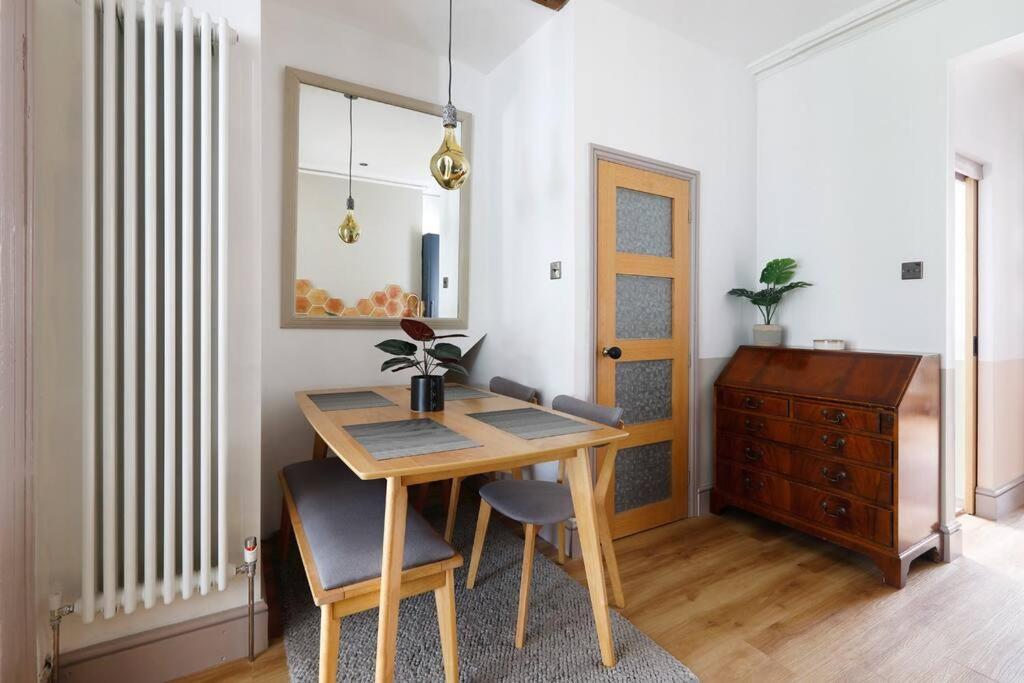 Stunning 2 Bedroom Flat 8Min Walk From The Beach Brighton Exterior photo