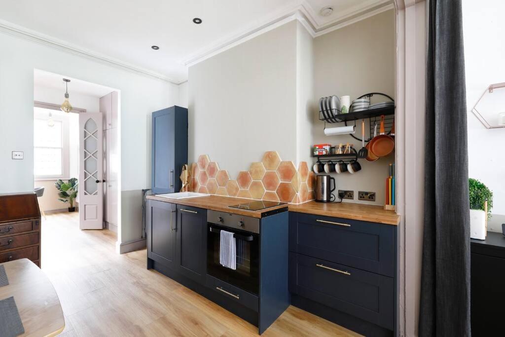Stunning 2 Bedroom Flat 8Min Walk From The Beach Brighton Exterior photo